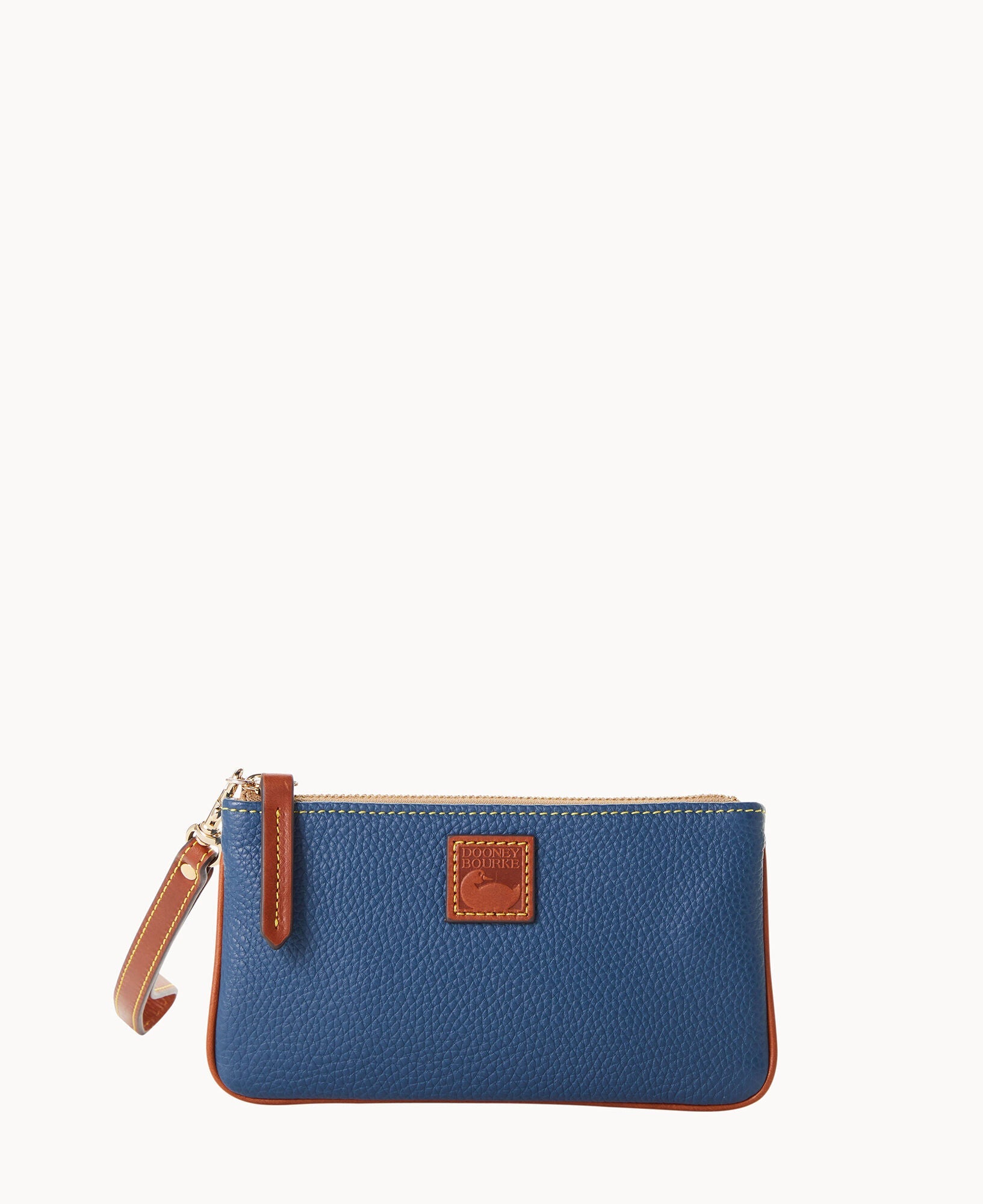 Pebble Grain Medium Wristlet