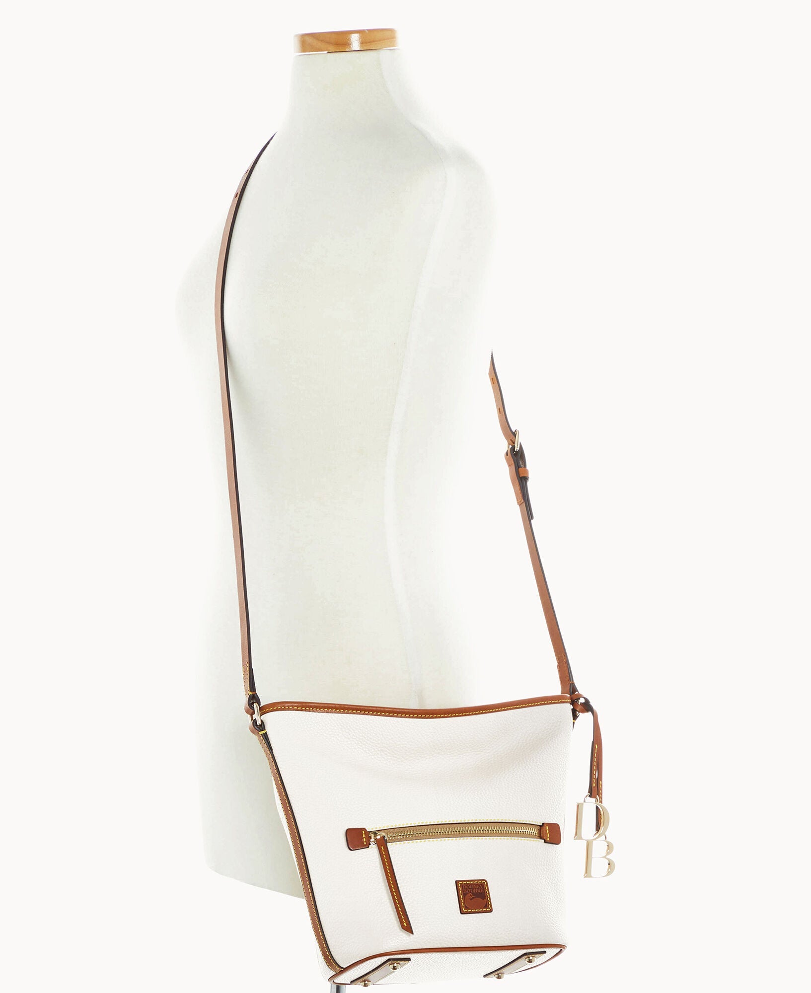 Pebble Grain Zip Sac