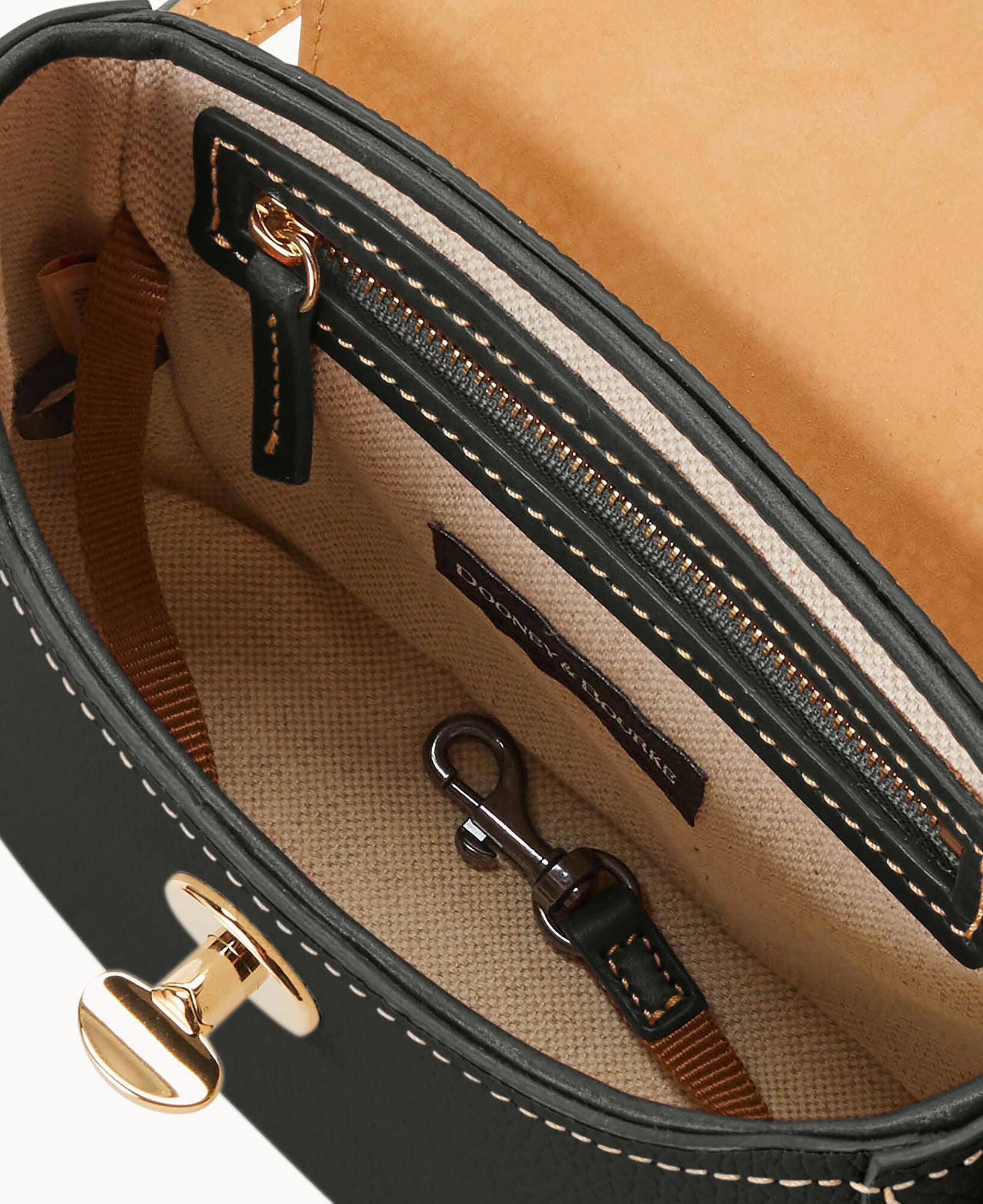 Pebble Turnlock Flap Saddle