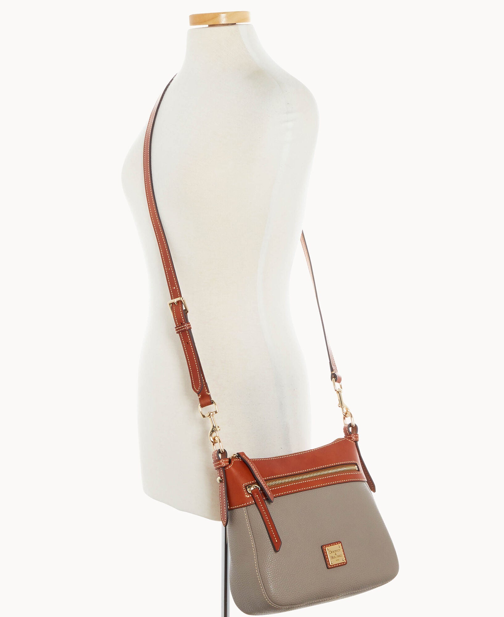 Pebble Grain Crossbody 25