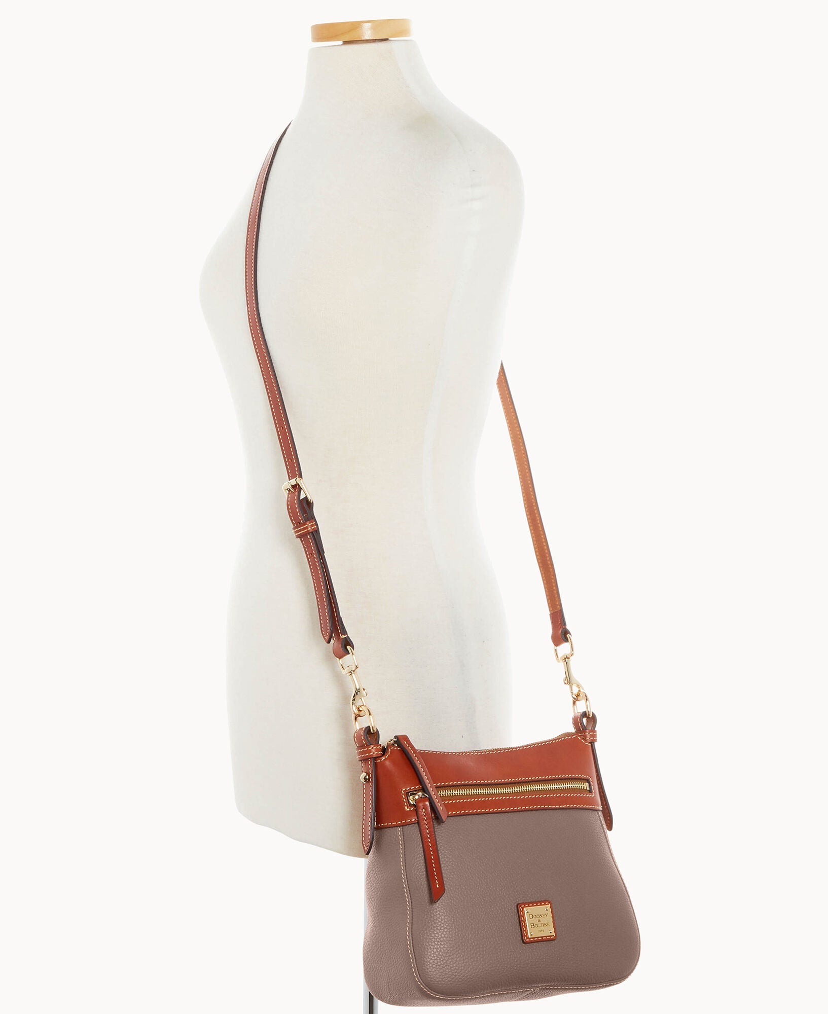 Pebble Grain Crossbody 25